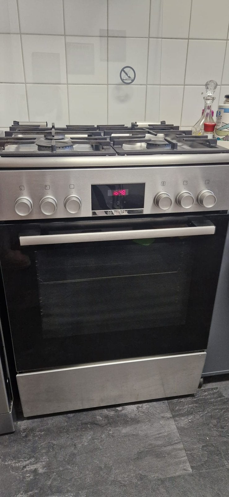 GERESERVEERD! Bosch fornuis gas kookplaat + elektrische oven, Witgoed en Apparatuur, Fornuizen, Ophalen, 4 kookzones, Zo goed als nieuw