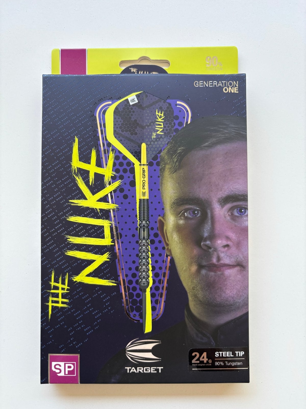 Target Dartpijlen Luke Littler The Nuke 24g Steel Tip Darts, Ophalen of Verzenden, Nieuw, Pijlen