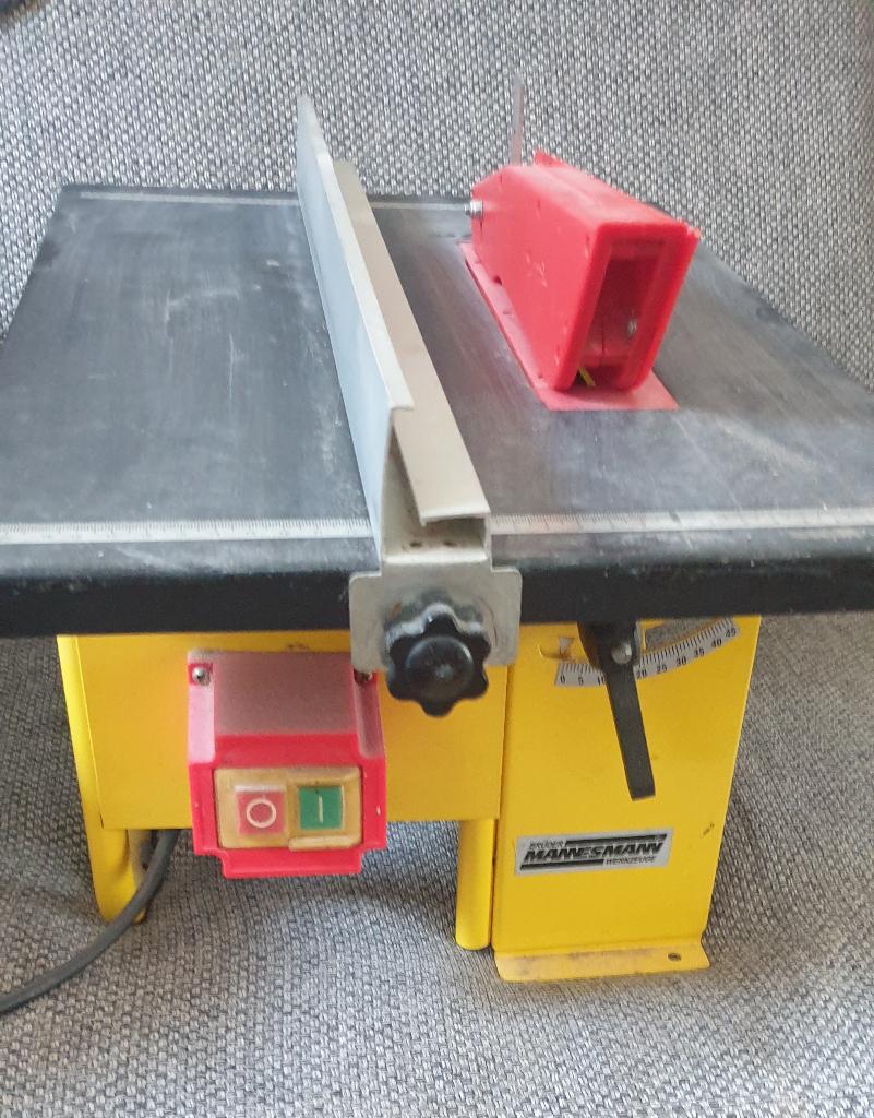 Zaagtafel. zie foto's en info., Doe-het-zelf en Verbouw, Gereedschap | Zaagmachines, Ophalen, Gebruikt, Cirkelzaag, 600 tot 1200 watt