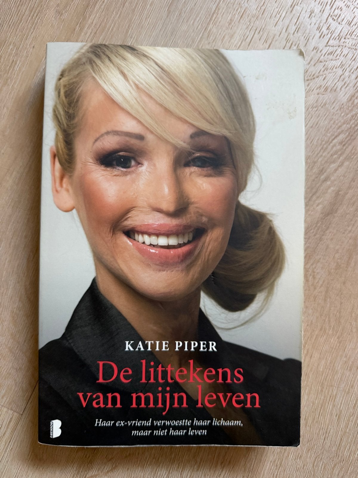De littekens van mijn leven - Katie Piper, Boeken, Ophalen of Verzenden, Zo goed als nieuw, Overige