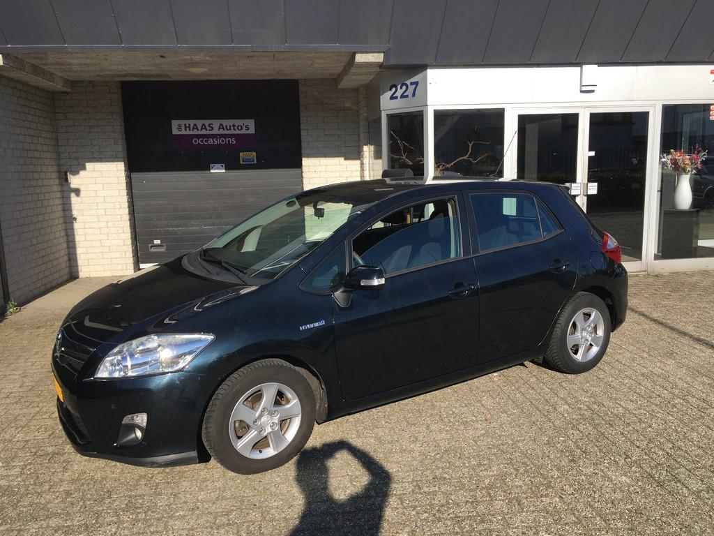 Toyota Auris 1.8 Full Hybrid Business / NAVI / CAMERA / DEAL, Euro 5, Stof, Gebruikt, Zwart