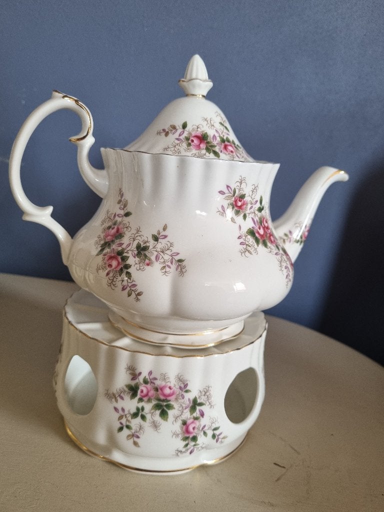 Royal Albert Lavender rose theepot en theelichtje, Ophalen, Klassiek, Zo goed als nieuw, Theepot