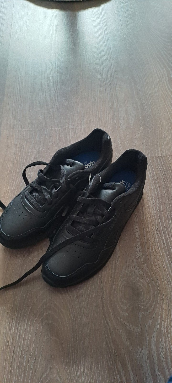 Reebok dames schoenen

Dames schoenen

Maat 39

€45

Liefst, Kleding | Dames, Schoenen, Zwart, Nieuw, Ophalen of Verzenden, Sneakers of Gympen