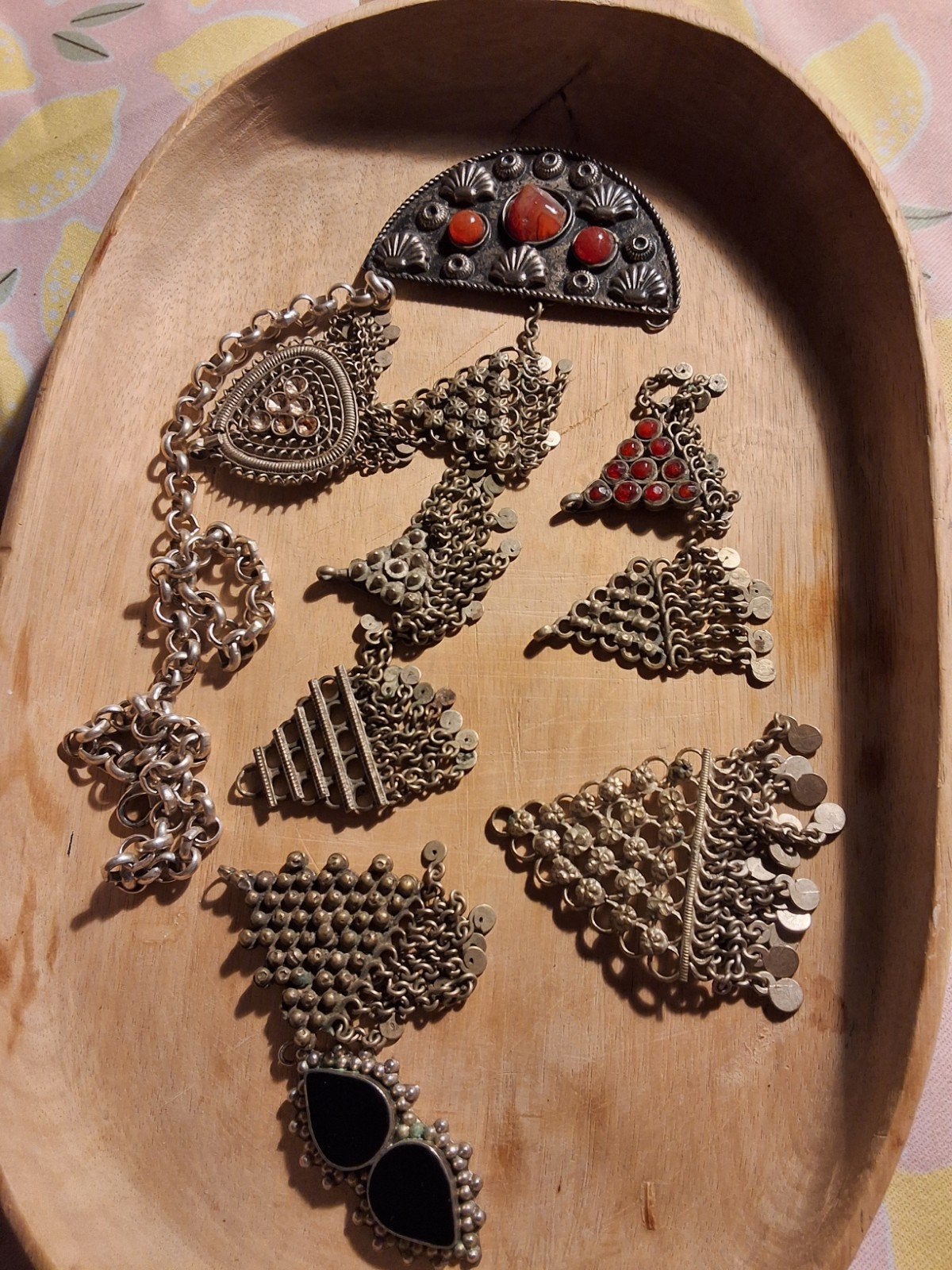 Een verzameling Kuchi hangers, Ophalen of Verzenden, Overige materialen