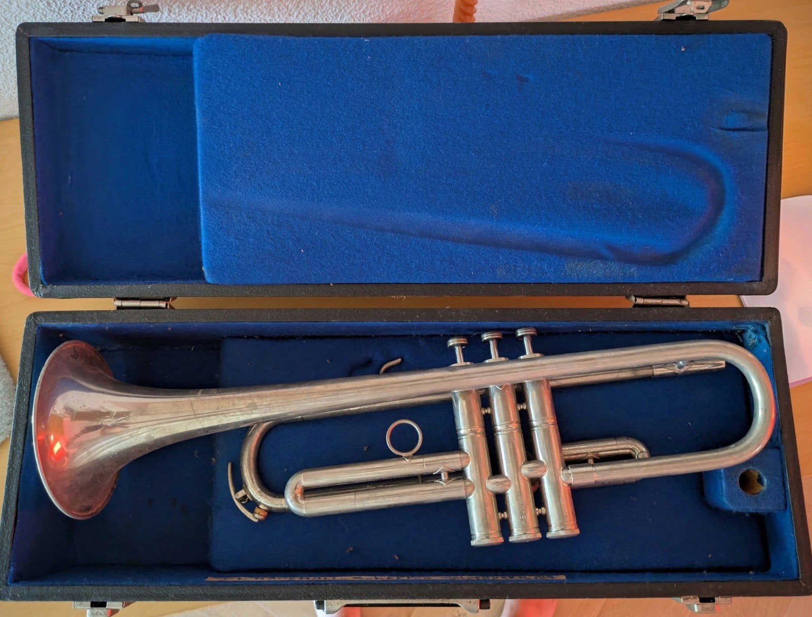 Amati trompet met koffer, Muziek en Instrumenten, Blaasinstrumenten | Trompetten, Ophalen of Verzenden, Gebruikt, Bes-trompet