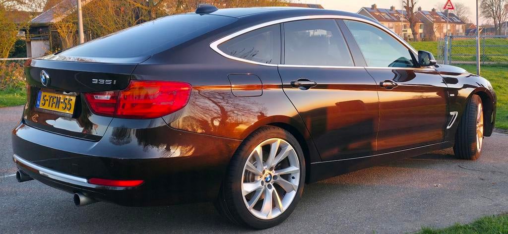 BMW 3 GT 335I Aut8 2014 Line assist Cplay stuur/stoel verwar, Achterwielaandrijving, Bruin, USB, 93 €/maand