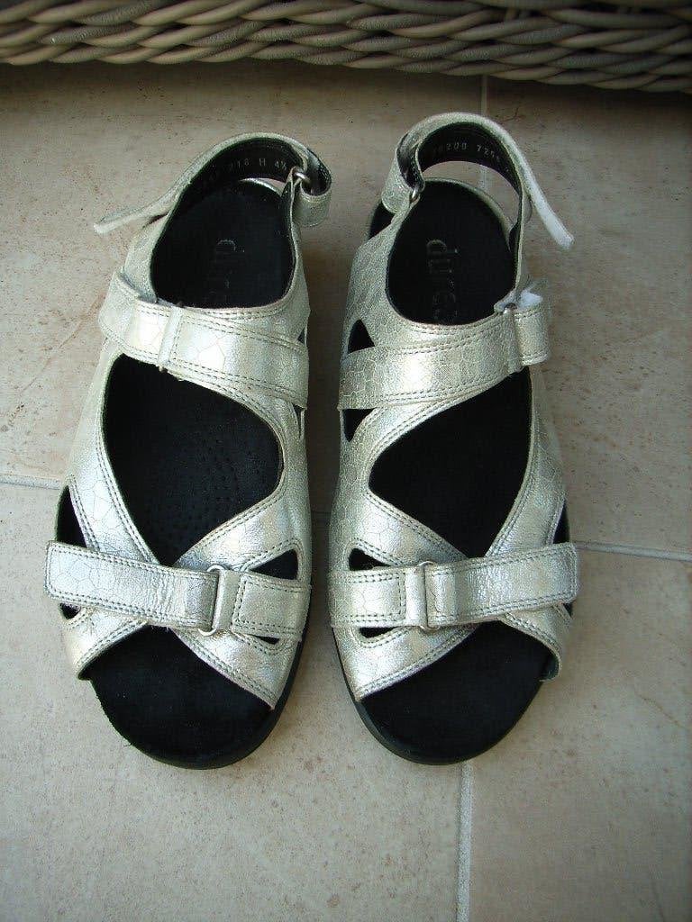 lederen DUREA damessandalen 7258 grijs metallic mt.37,5(4,5), Kleding | Dames, Schoenen, Durea, Zo goed als nieuw, Grijs, Sandalen of Muiltjes