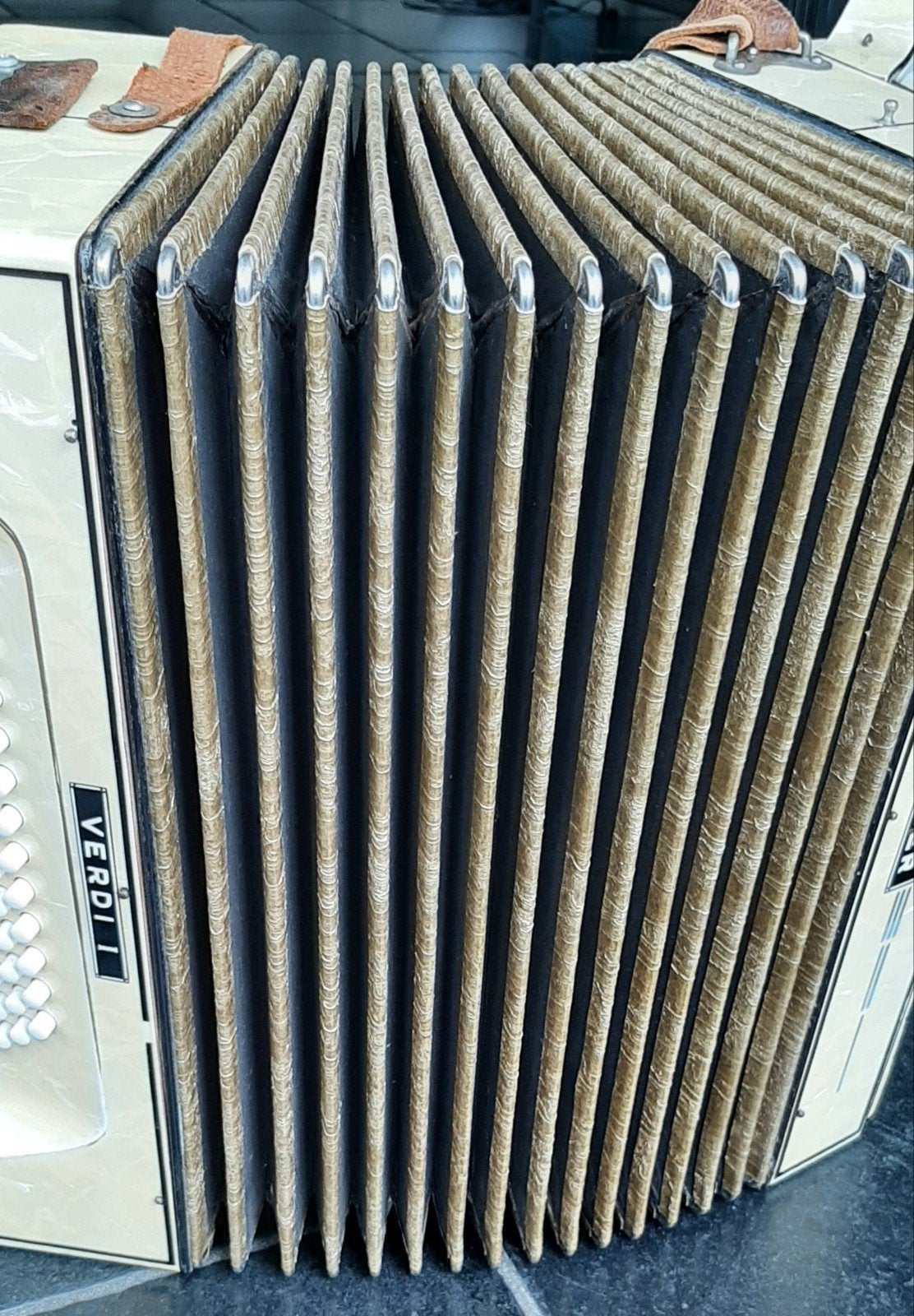 Hohner Verdi I Accordeon - Zo goed als nieuw, Muziek en Instrumenten, Gebruikt, Met riemen, Overige formaten, Hohner