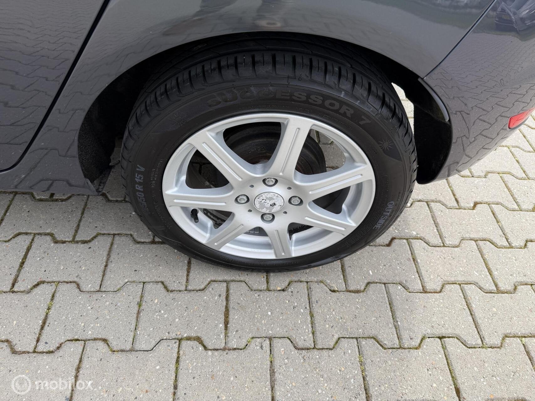 Foto 19 van Ford Fiesta 1.25 Limited|AIRCO|ELEKTR RAMEN|NWE BANDEN