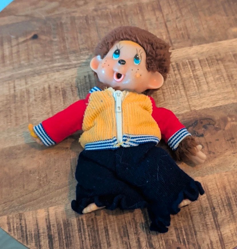 Vintage Monchhichi popje met kleding, Ophalen
