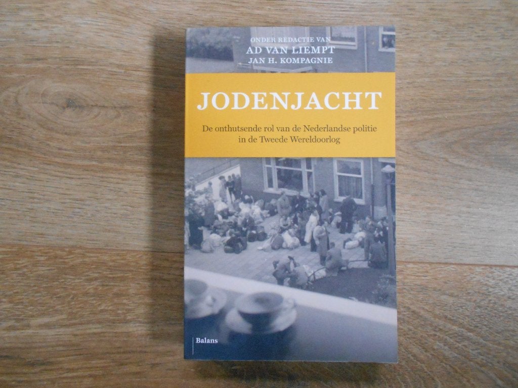 Ad van Liempt Jodenjacht, Ophalen of Verzenden, Tweede Wereldoorlog, Zo goed als nieuw, Overige onderwerpen