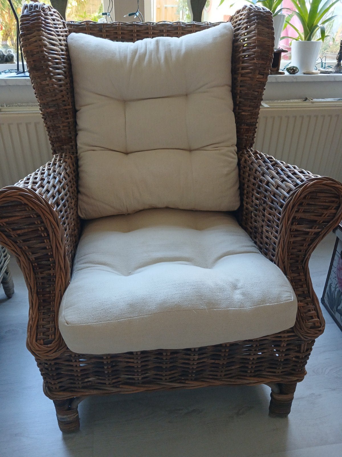 Comfortabele rotan fauteuil met kussens, Ophalen, Gebruikt, Bruin, Stof