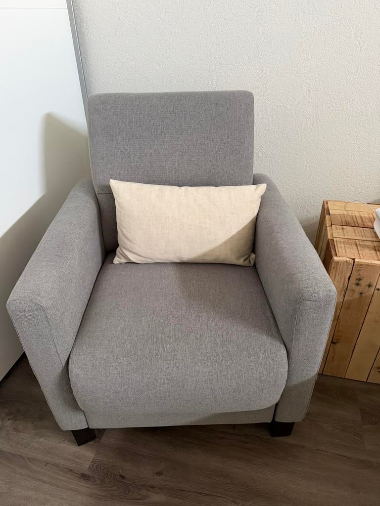 Grijze stoel / fauteuil in nette staat!, Huis en Inrichting, Fauteuils, Ophalen, Zo goed als nieuw, 75 tot 100 cm, 50 tot 75 cm