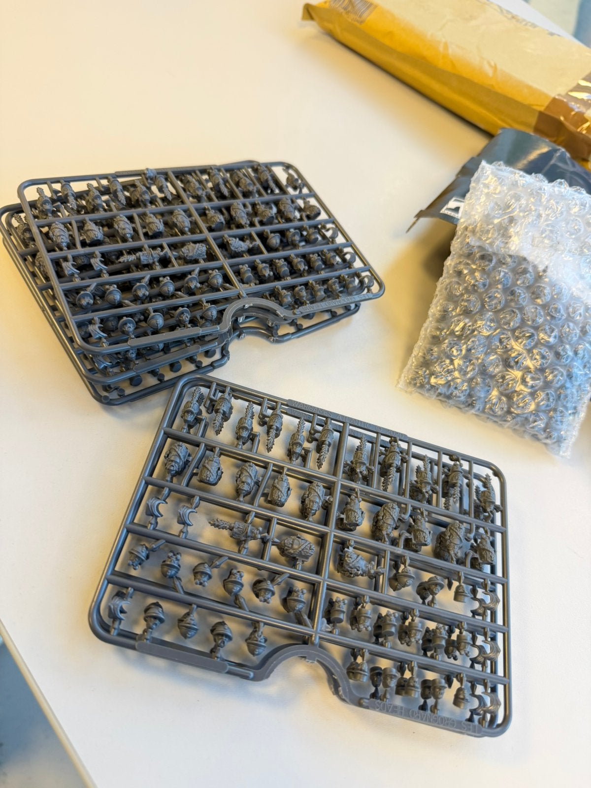 6x Wargames Atlantic Les Grognards Heads Sprue wargaming, Hobby en Vrije tijd, Wargaming, Nieuw, Ophalen of Verzenden, H, H