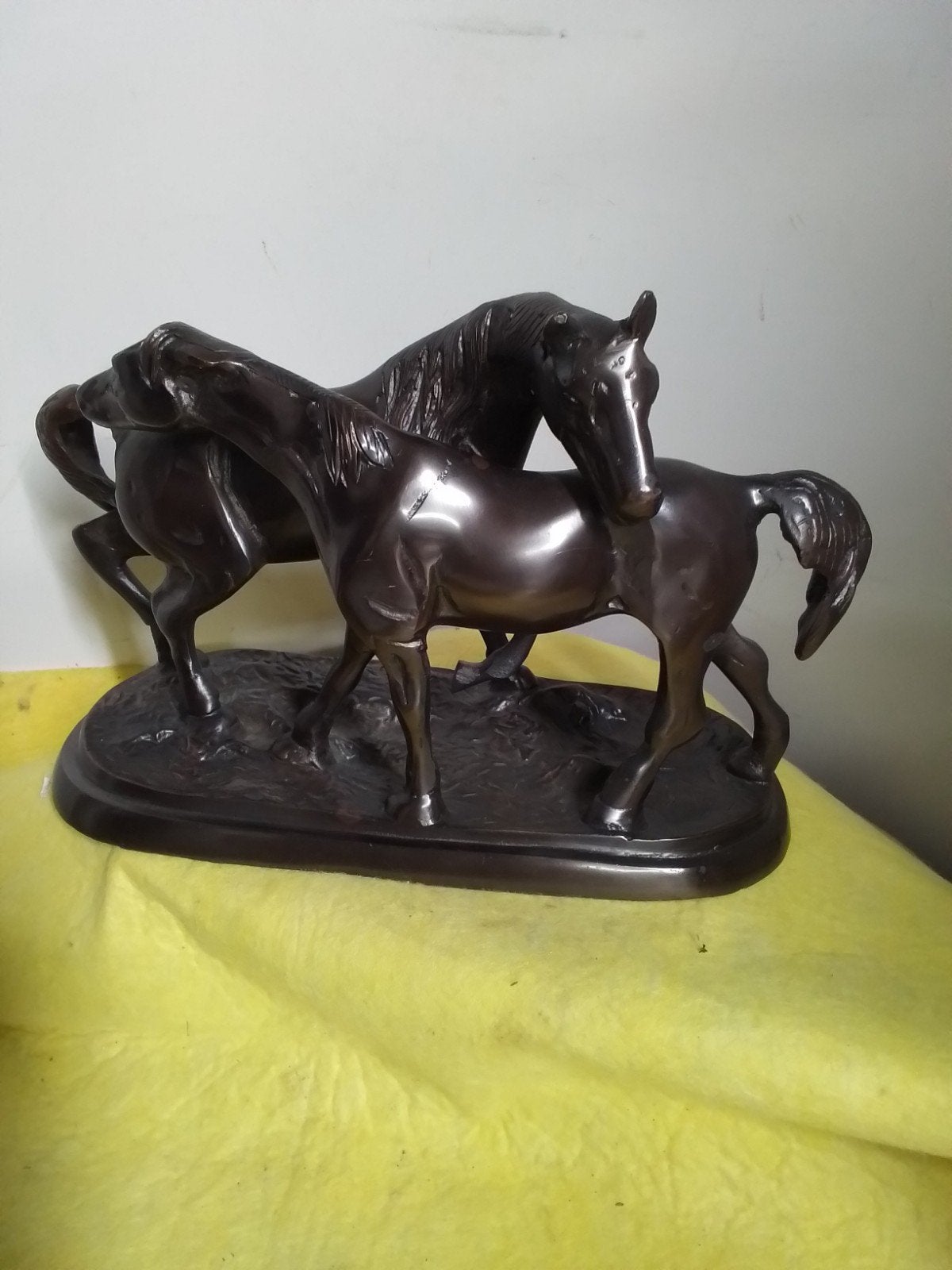 6268) mooi bronze beeld  2 paarden  27x18 cm, Ophalen of Verzenden