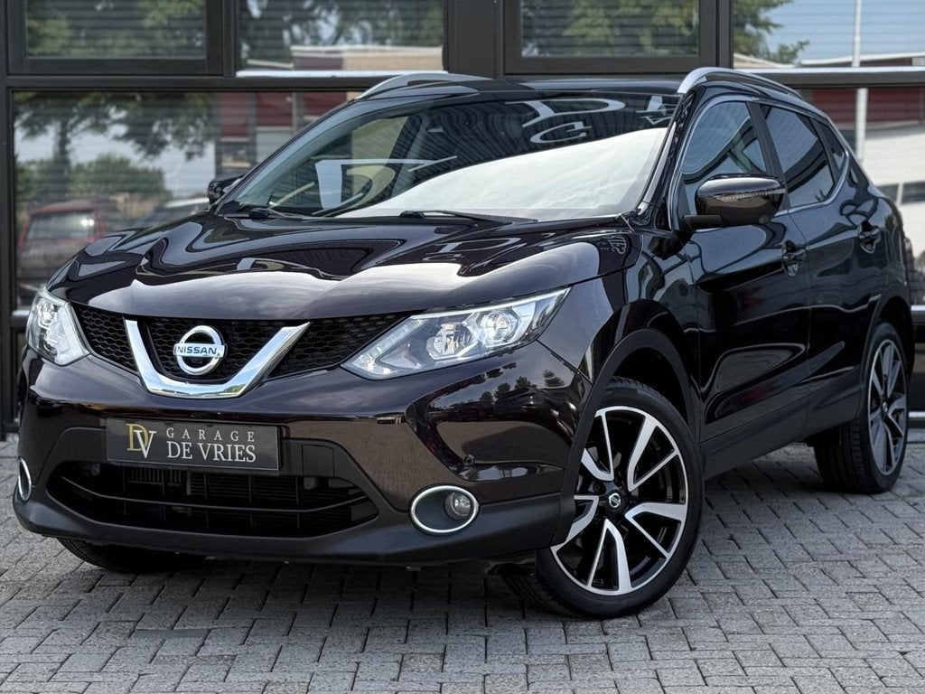 Nissan Qashqai 1.2 Tekna + Panoramadak Trekhaak Full Option, Auto's, Nissan, Voorwielaandrijving, Gebruikt, Zwart, 4 cilinders