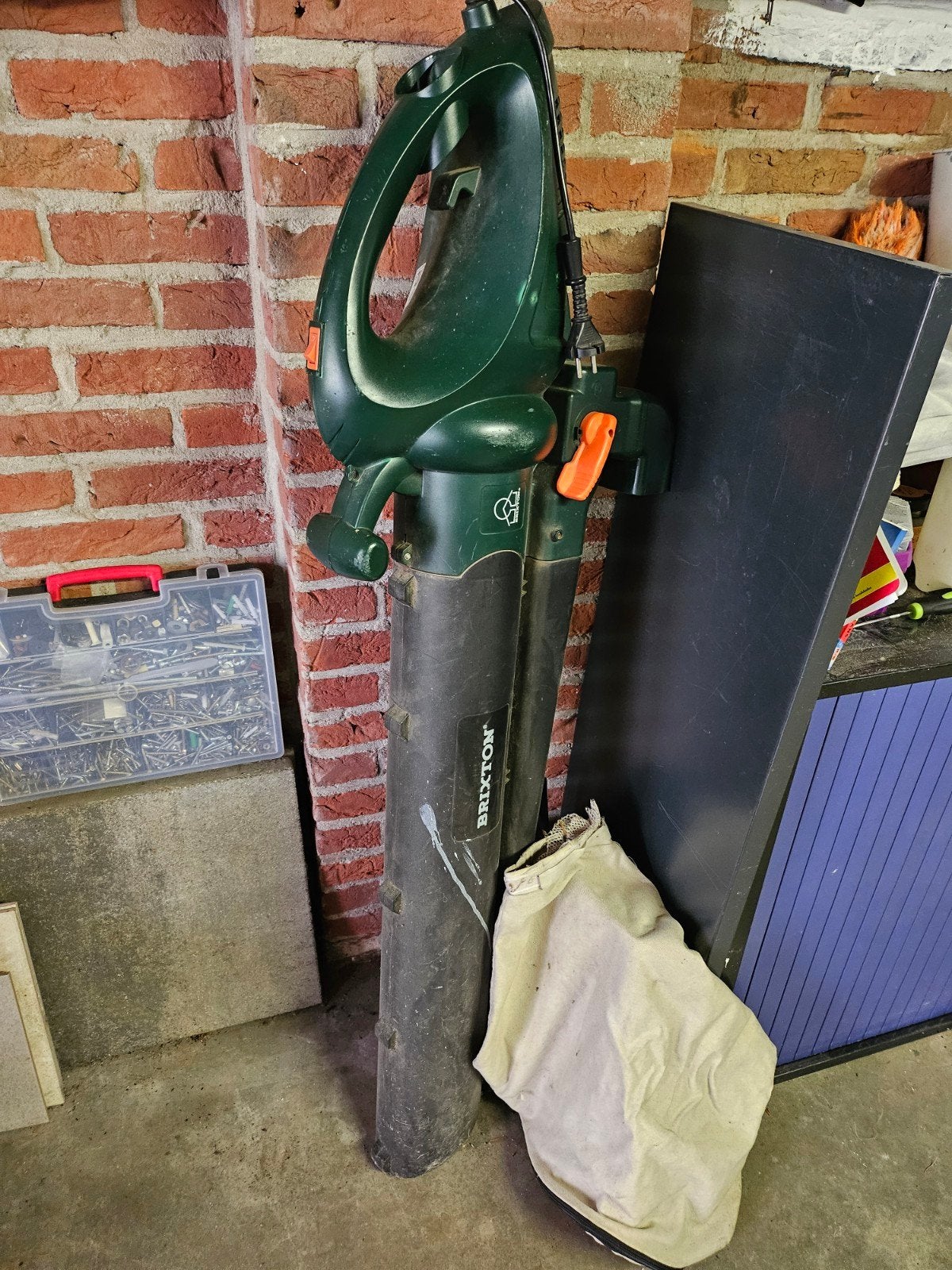 Bladblazer met opvangzak - Geschikt voor alle seizoenen, Tuin en Terras, Bladblazers, Ophalen, Gebruikt, Handgedragen, BRIXTON