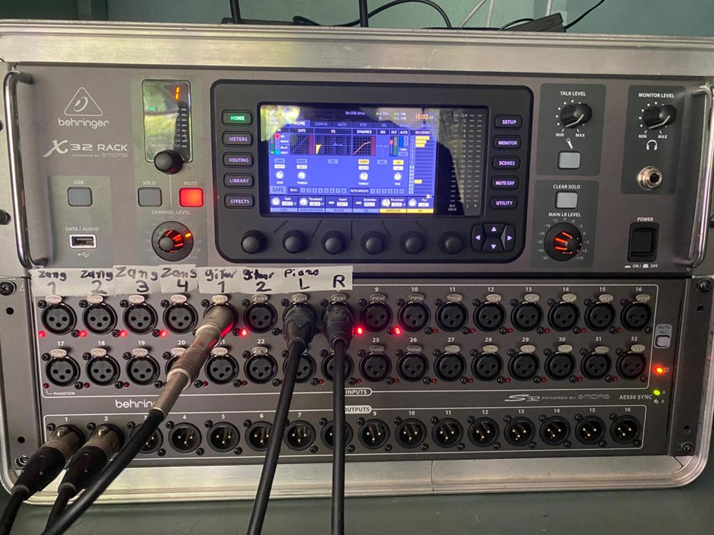 Behringer x32 rack + S32, Muziek en Instrumenten, Mengpanelen, Ophalen of Verzenden, Zo goed als nieuw, 20 kanalen of meer, Microfooningang