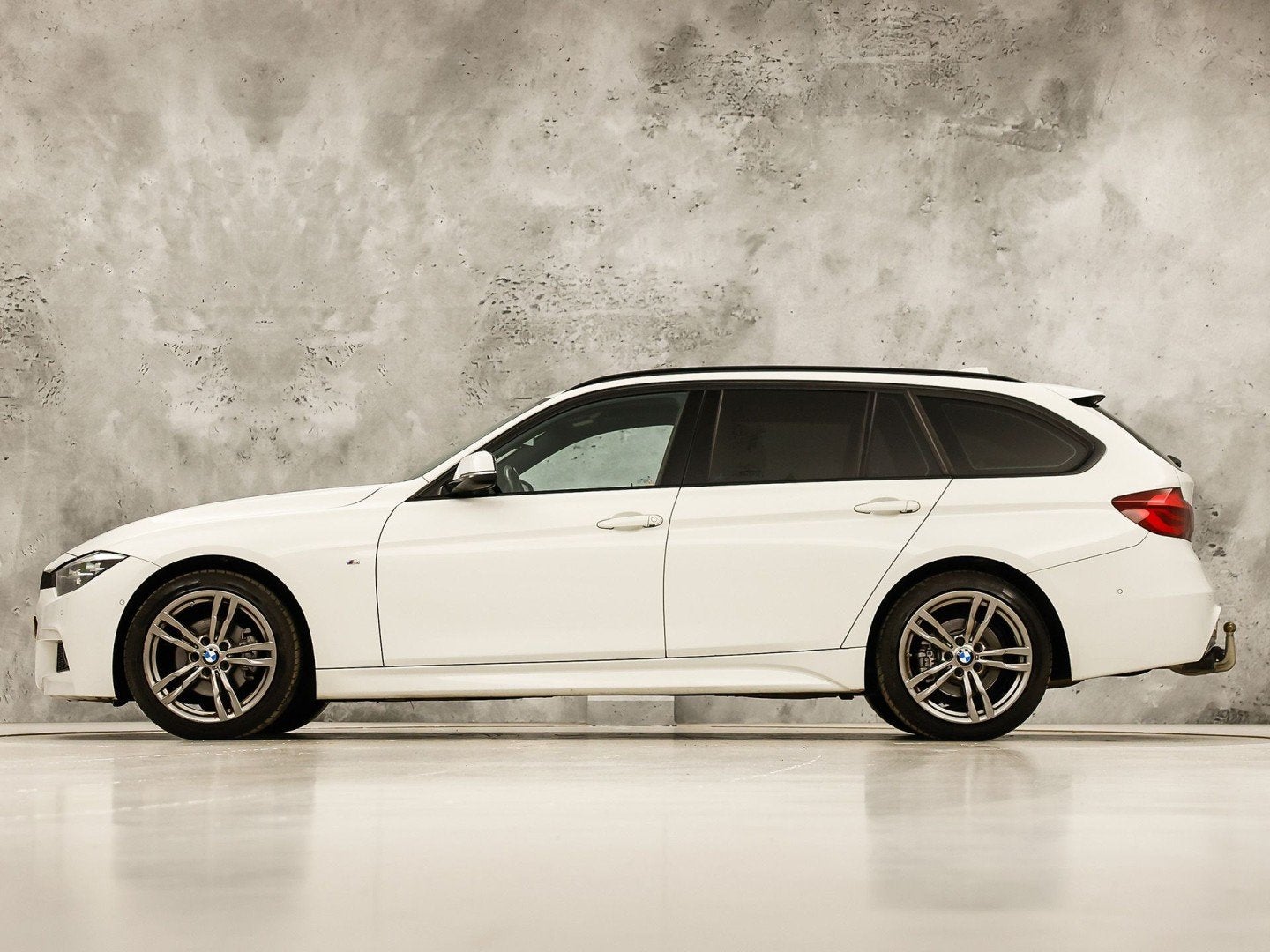 BMW 3 Serie 320i xDrive M Sport High Executive 320Pk Automaa, Auto's, Automaat, 15 km/l, Euro 6, 4 cilinders