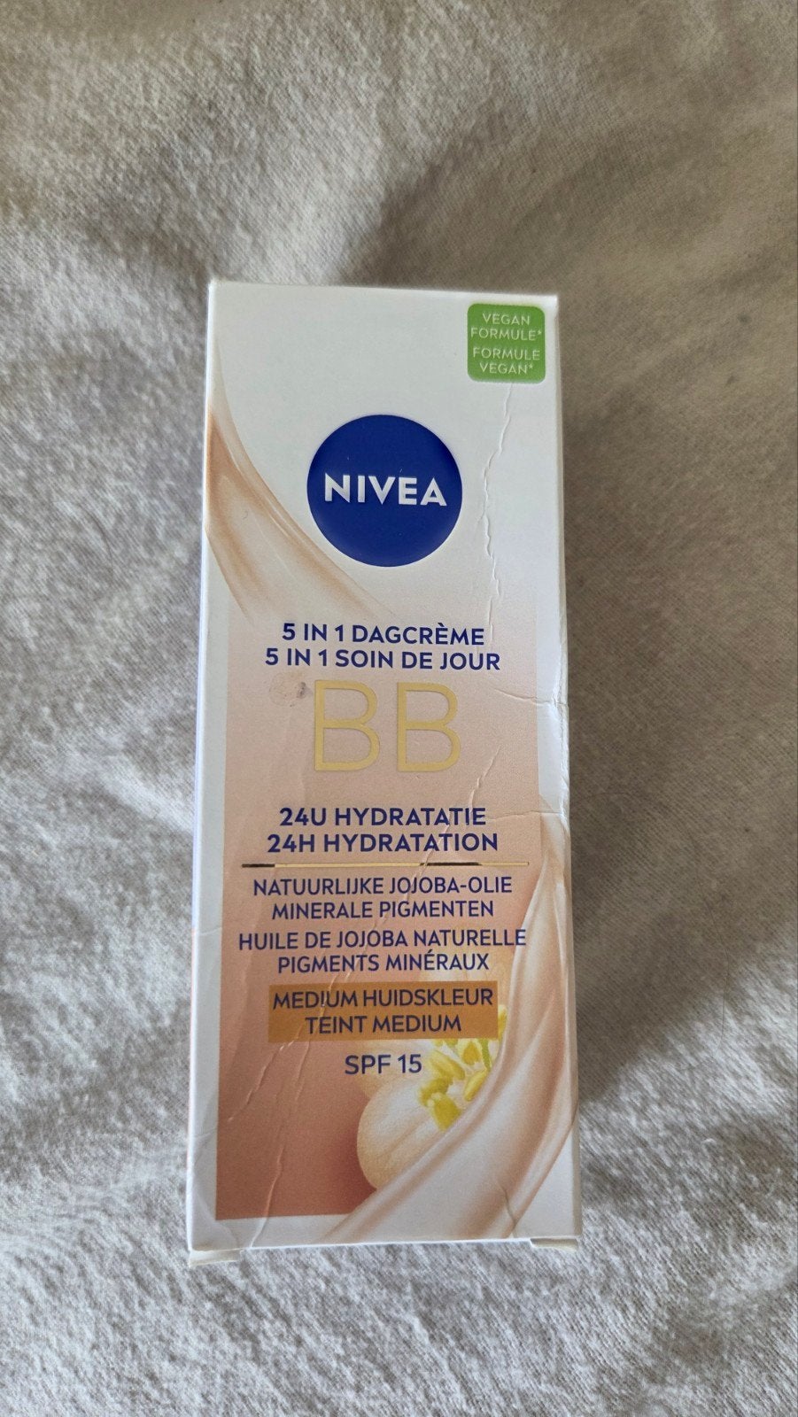Nivea bb cream, medium, Ophalen of Verzenden, Nieuw, Overige typen