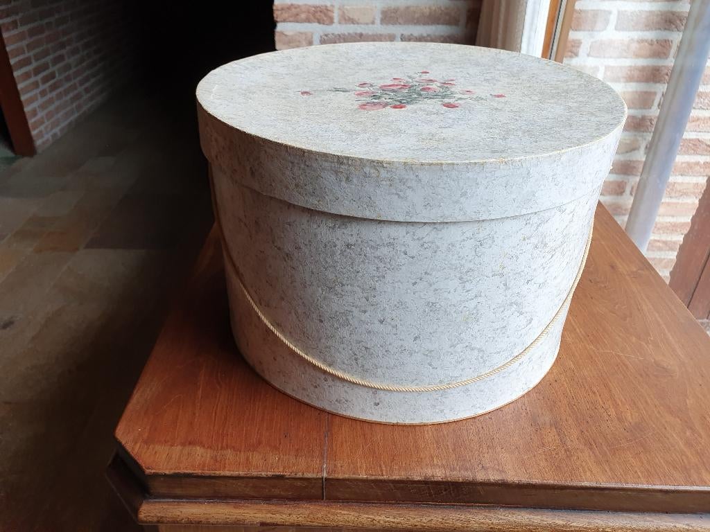 Vintage/retro hoedendoos in perfekte staat, ook voor decora-, Ophalen, Zo goed als nieuw, One size fits all