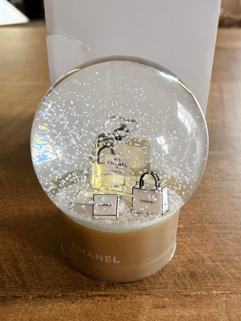 Chanel snowglobe zgan, Ophalen of Verzenden, Zo goed als nieuw, Zwart, Gehele gezicht
