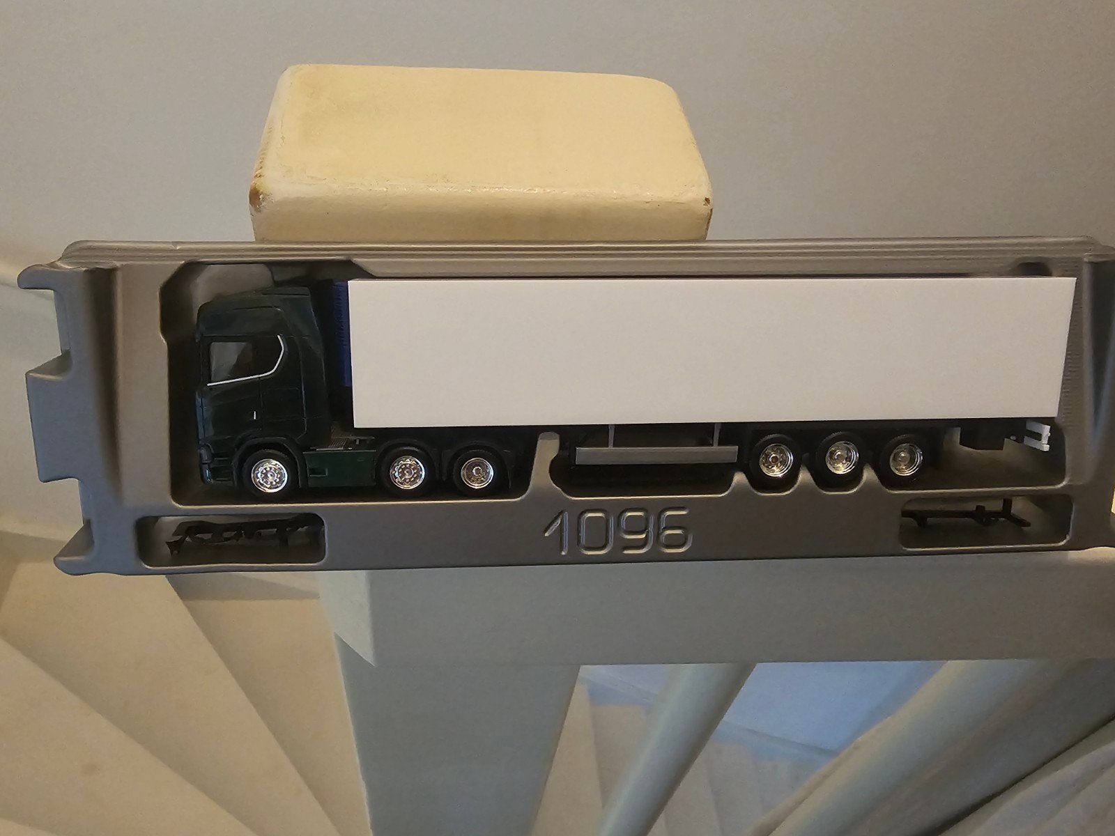 Herpa scania next gen S 6x2 met koeloplegger, Ophalen of Verzenden, Zo goed als nieuw, Bus of Vrachtwagen, Herpa
