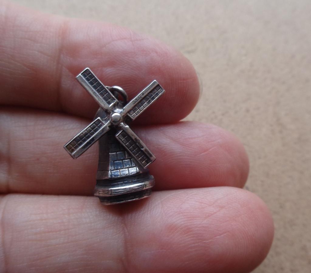 zilveren vintage bedel molen met draaiende wieken [980], Overige merken, Verzenden, Zo goed als nieuw, 1 bedel