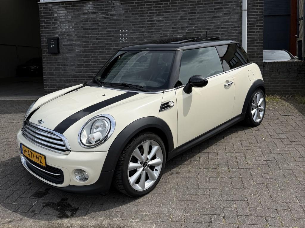 MINI Cooper Chili | APK 2027 | Pano | Stoelverw. | Xenon, Auto's, Voorwielaandrijving, Euro 5, 40 €/maand, Zwart