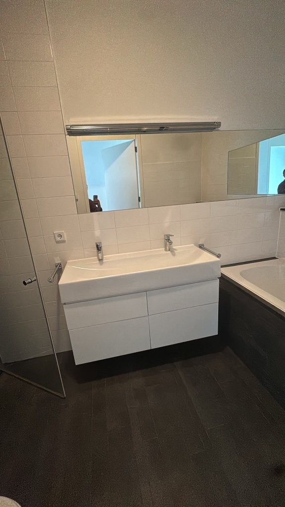 2 badkamers compleet zelf demonteren alles mee GRATIS, Ophalen, Zo goed als nieuw, Met douche