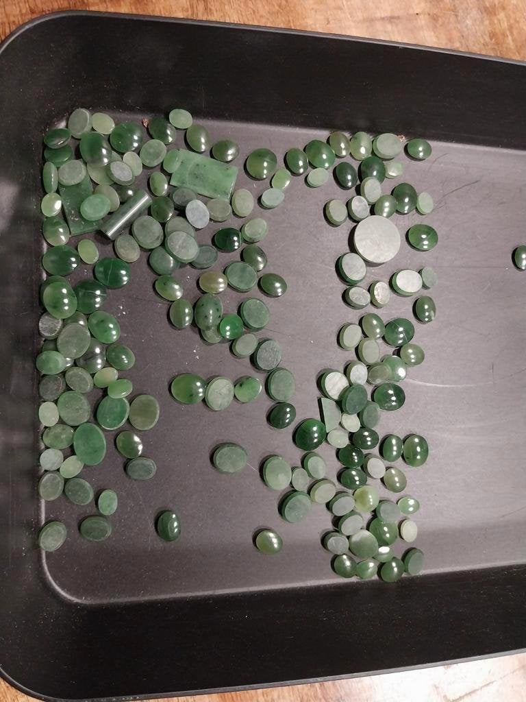 Mix lot van Canadeese jade cabochons, Ophalen of Verzenden, Zo goed als nieuw