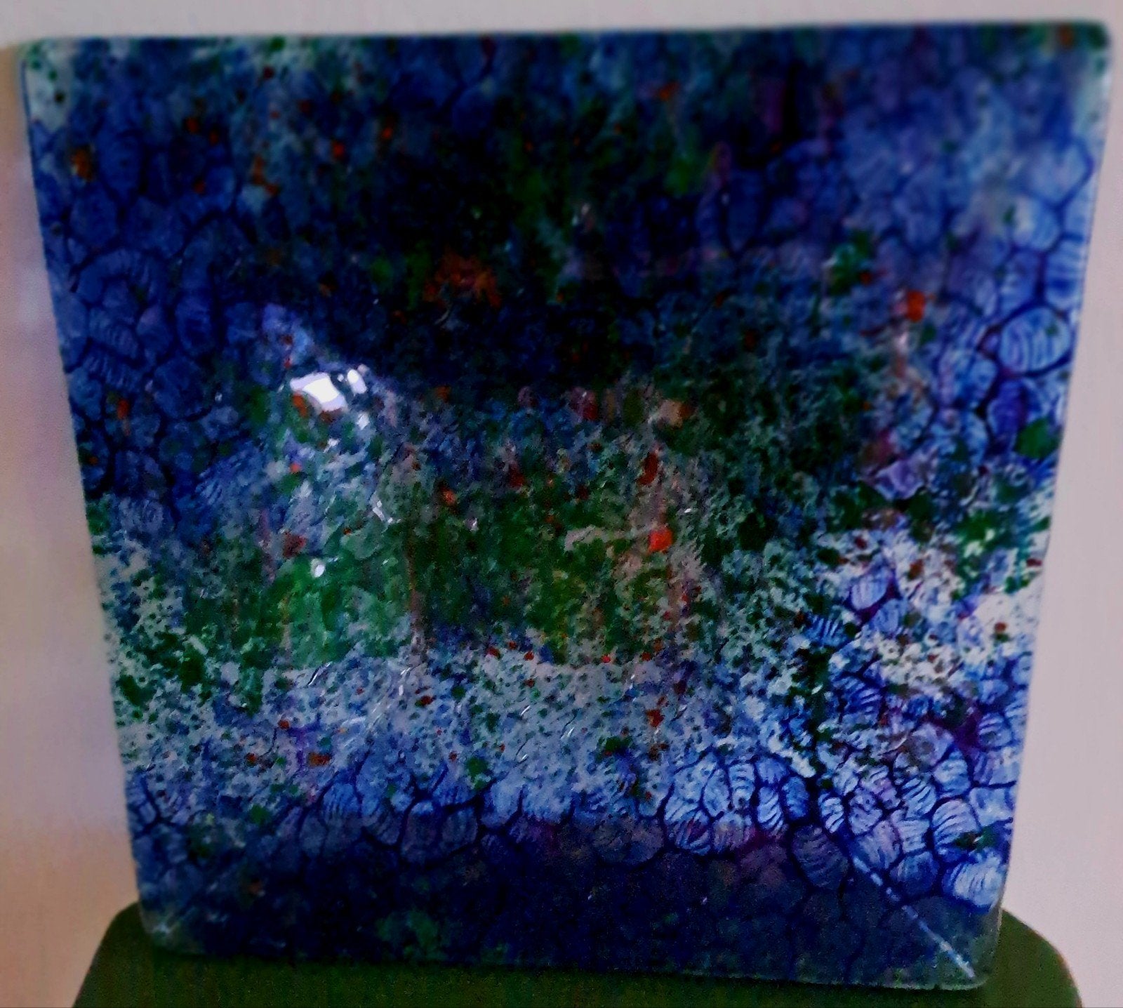 Glazen Schaal Blauw Groen met Rode Details, Ophalen of Verzenden