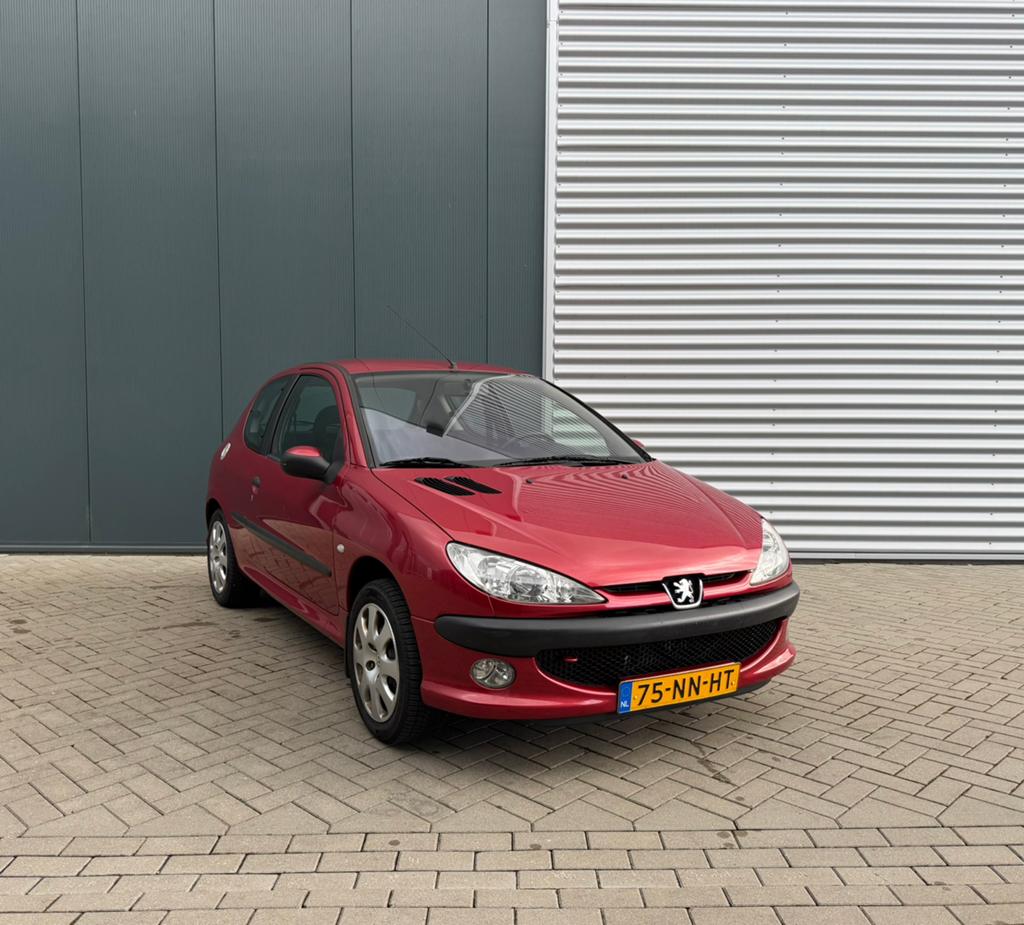 Peugeot 206 | 1.4 X-Line | 95.000 KMS NAP | Topstaat | APK |, Auto's, Voorwielaandrijving, 31 €/maand, 4 cilinders, Origineel Nederlands