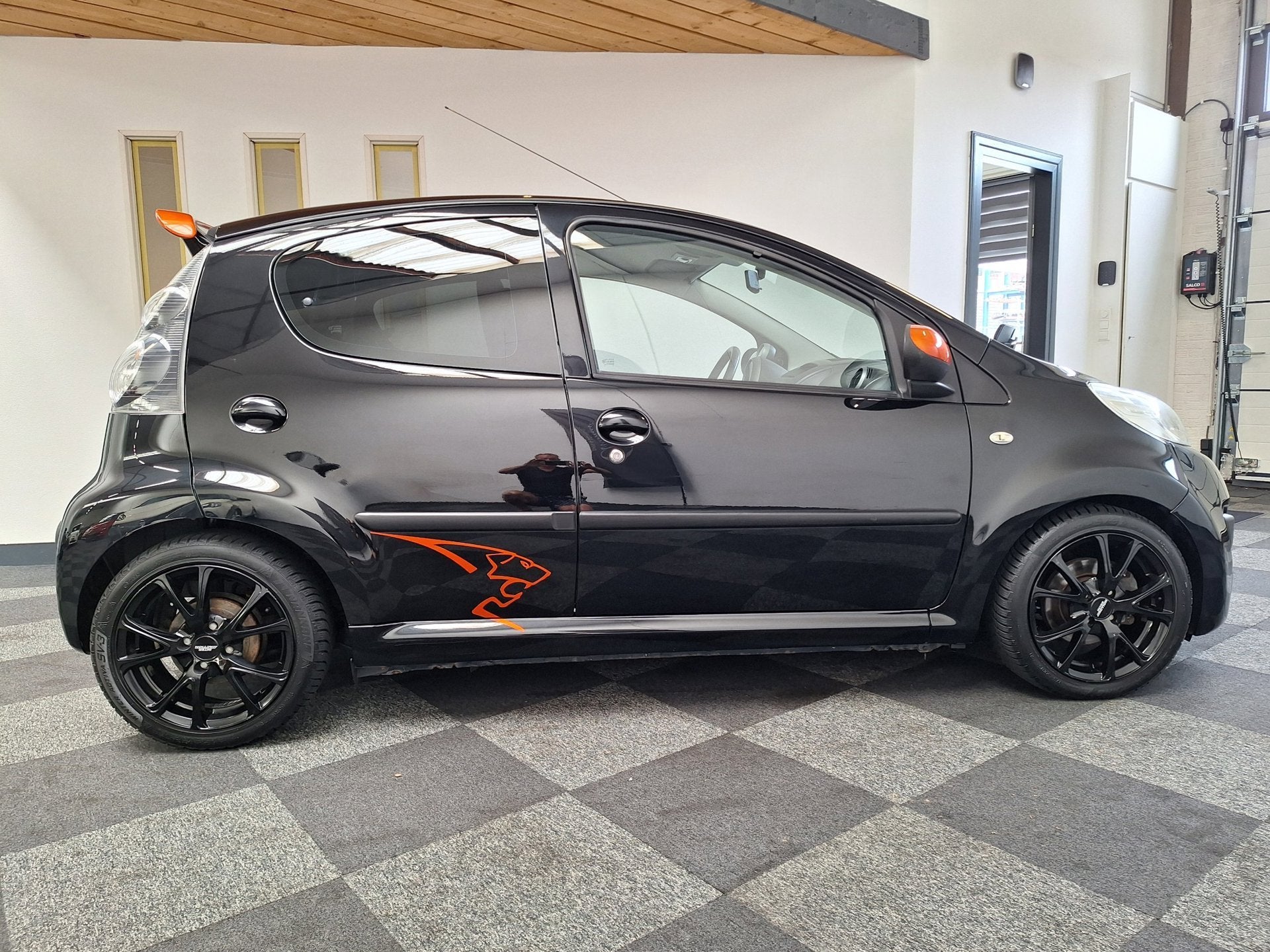Foto 5 van Peugeot 107 Sport uitv AUTOMAAT. 2e eig. 78.000 km NAP.