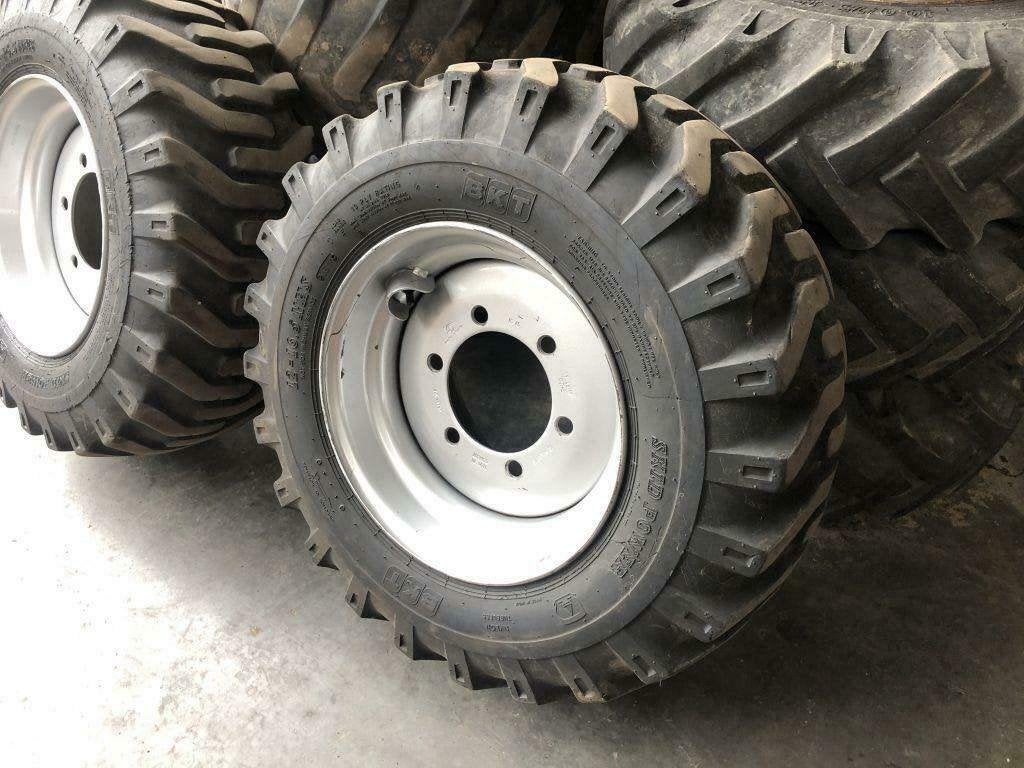 2 x Weidemann wielen met band 12-16.5 BKT en 2 glad gebruikt, Zakelijke goederen, Ophalen