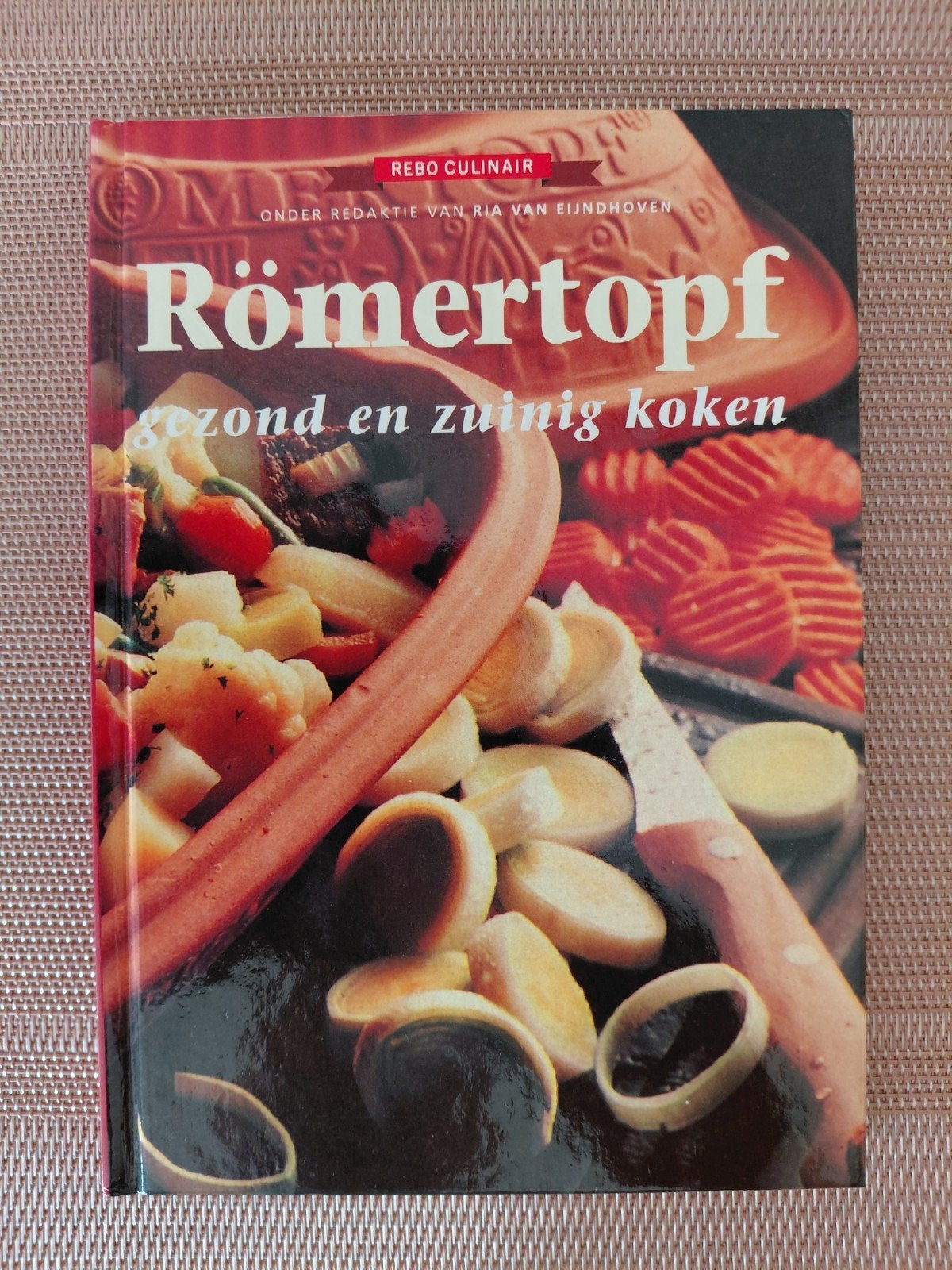 Romertopf. Gezond en lekker koken. Ria van Eindhoven, Ophalen of Verzenden, Zo goed als nieuw, Azië en Oosters