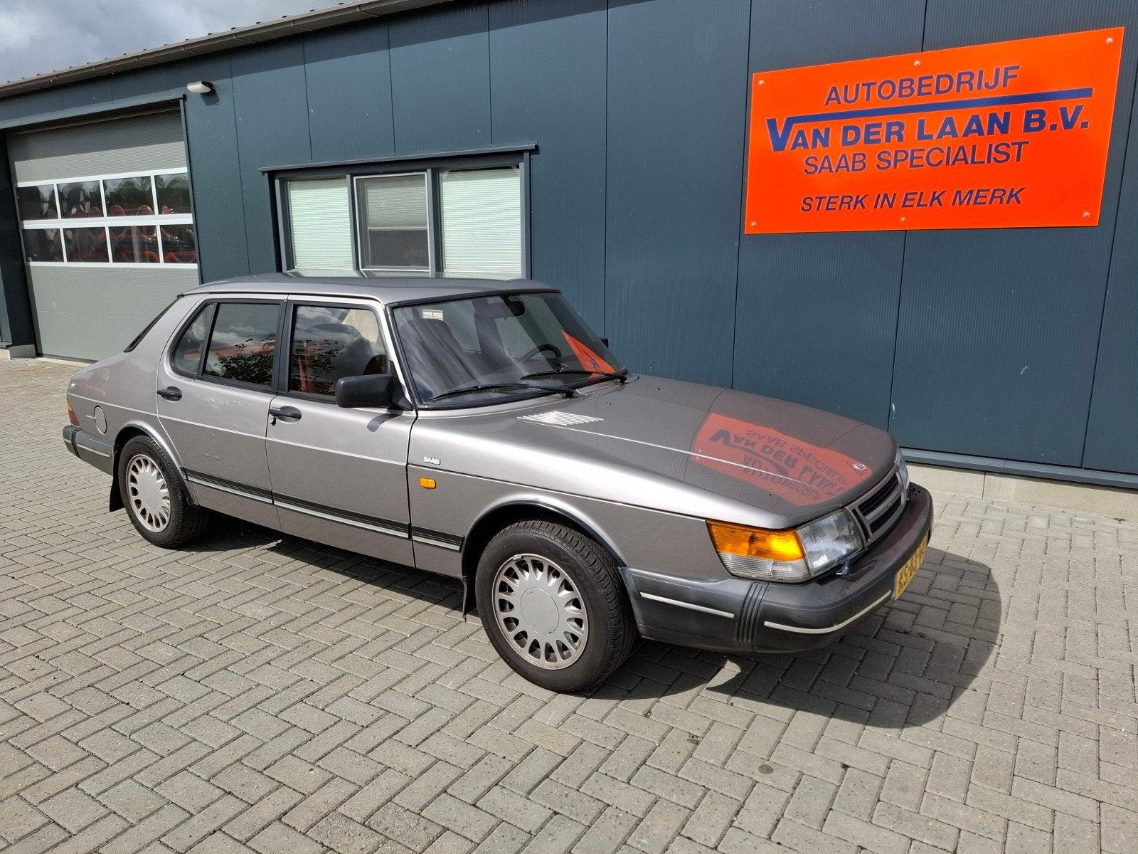 Saab 900 2.0 I U9 1989 Grijs, Auto's, Saab, Voorwielaandrijving, 1195 kg, 4 cilinders, Origineel Nederlands
