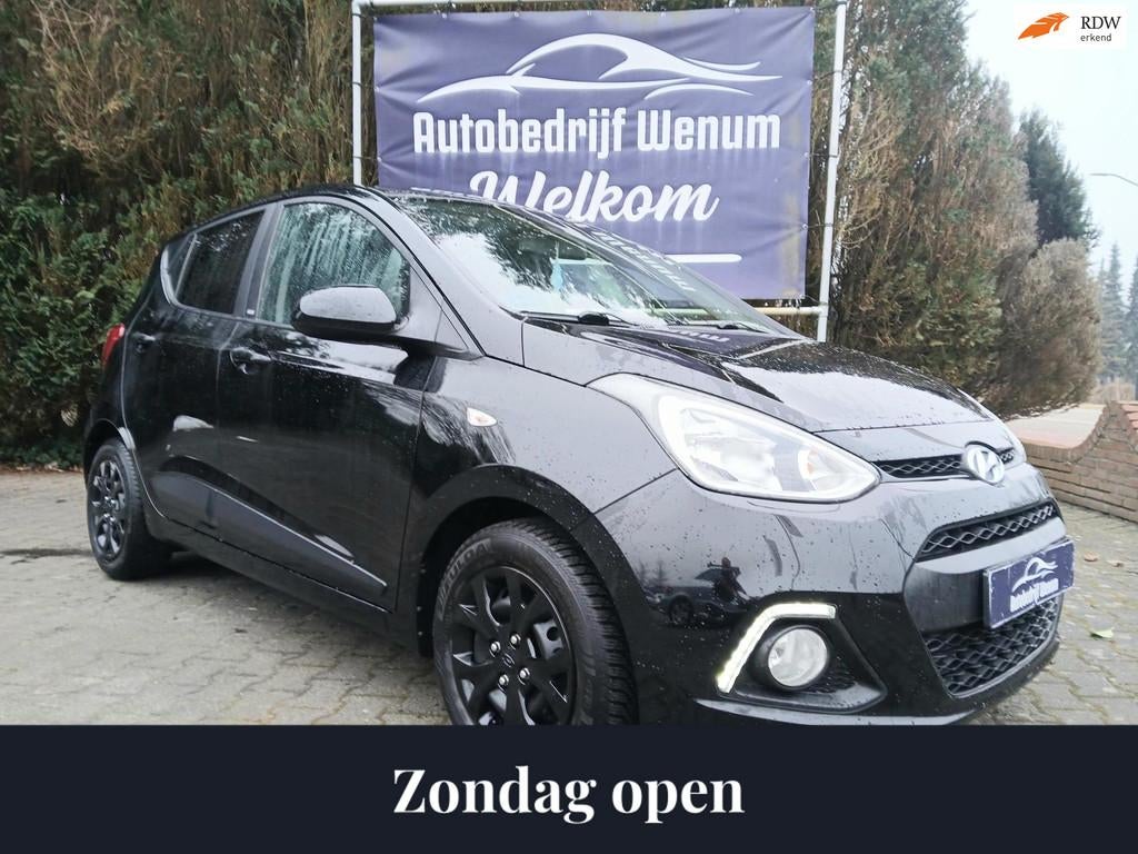 Hyundai I10 1.0i Comfort LED, Cruise control, Airco, PDC, en, Voorwielaandrijving, 4 stoelen, Zwart, Origineel Nederlands