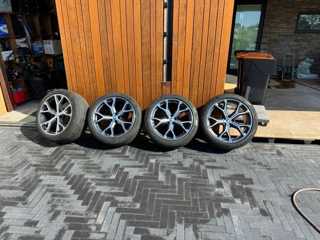 BMW X5 en X6 G05/06 741M/21 inch, breed set met Winterbanden, Auto-onderdelen, Banden en Velgen, Banden en Velgen, Winterbanden