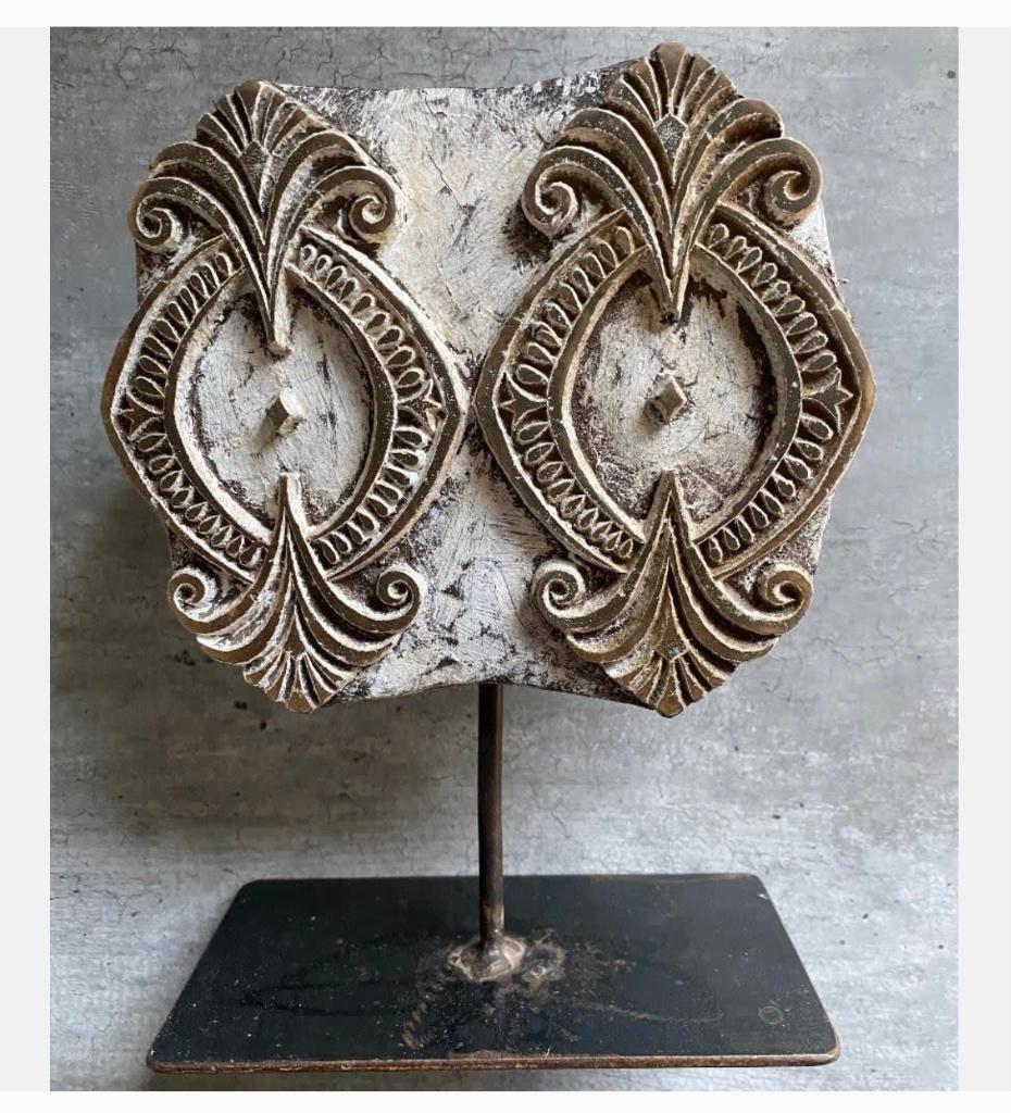 Batik stempel op metalen voet, hoog 20,5 cm, Ophalen of Verzenden