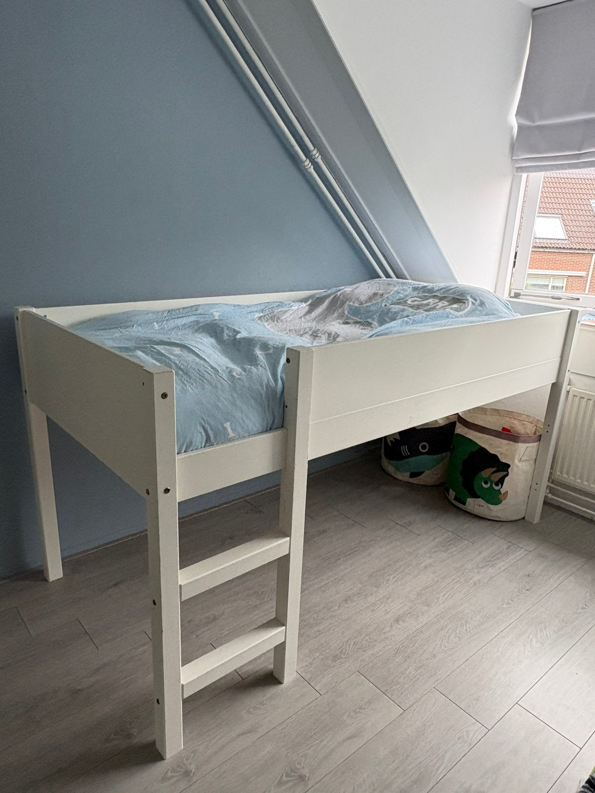 Halfhoogslaper wit grenen, Ophalen, Zo goed als nieuw, Halfhoogslaper
