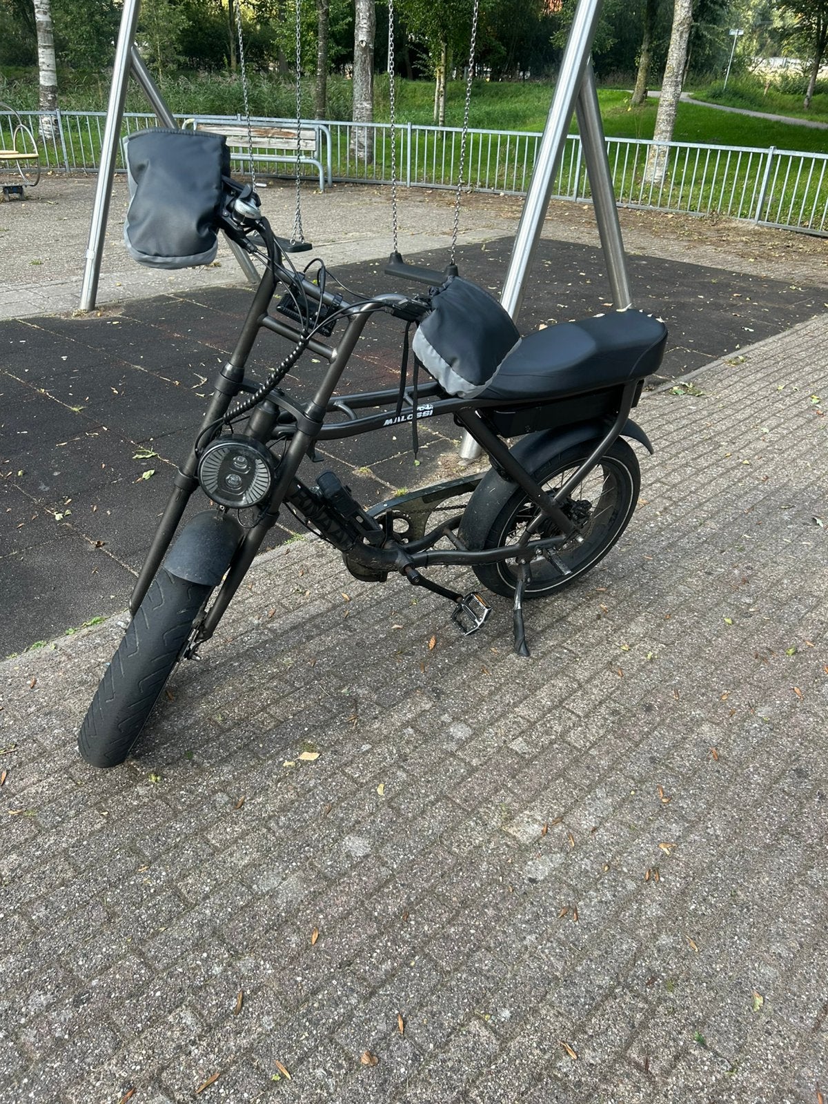 Knaap ams tekoop, Ophalen of Verzenden, Zo goed als nieuw, Overige merken