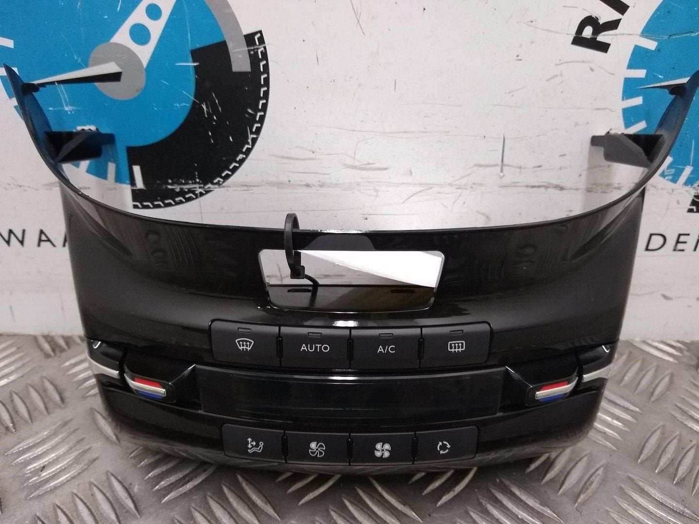 PEUGEOT 2008 KACHEL BEDIENINGSPANEEL 9819570680 2013, Ophalen of Verzenden, Gebruikt, Stiba lid