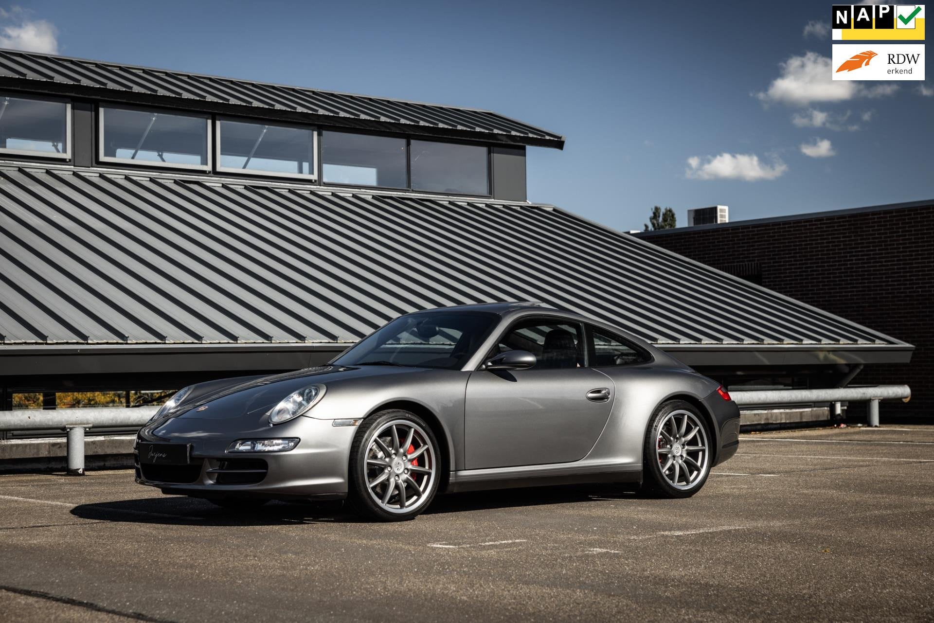Porsche 911 3.8 Carrera 4S (355pk) 100% dealer onderhouden, Auto's, 1490 kg, Gebruikt, 4 stoelen, Leder
