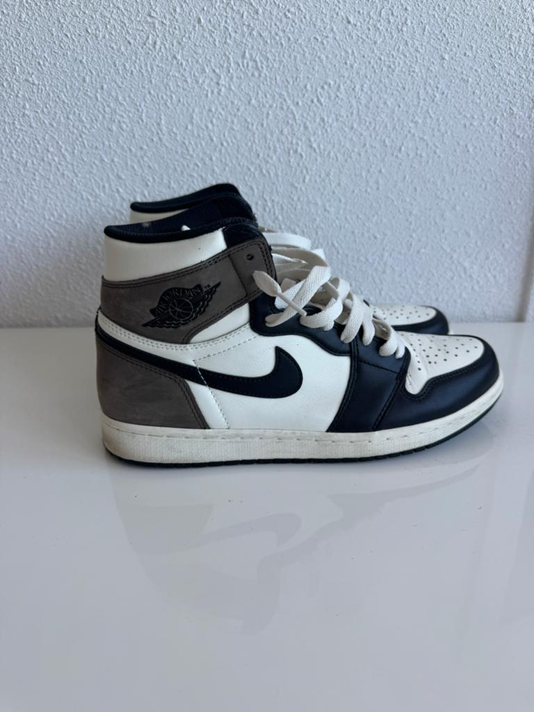 Jordan 1 Retro High Dark Mocha, maat 43, Ophalen of Verzenden, Zo goed als nieuw, Bruin, Sneakers of Gympen