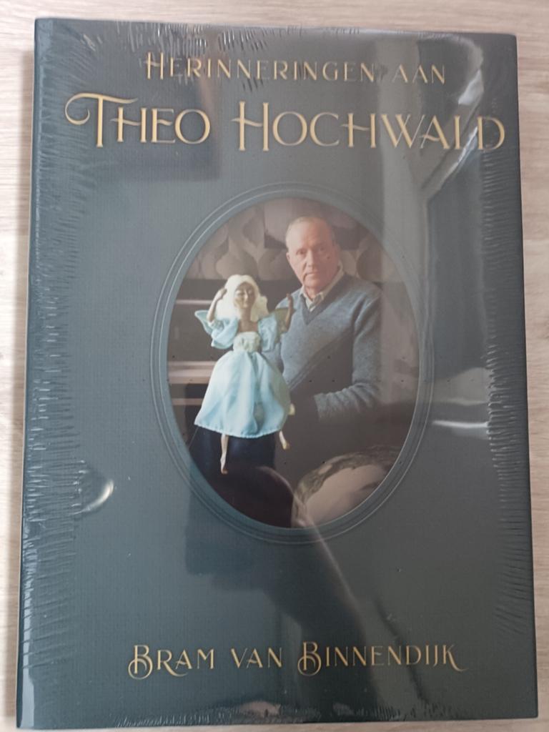 Efteling boek Theo hochwald, Ophalen of Verzenden, Overige typen