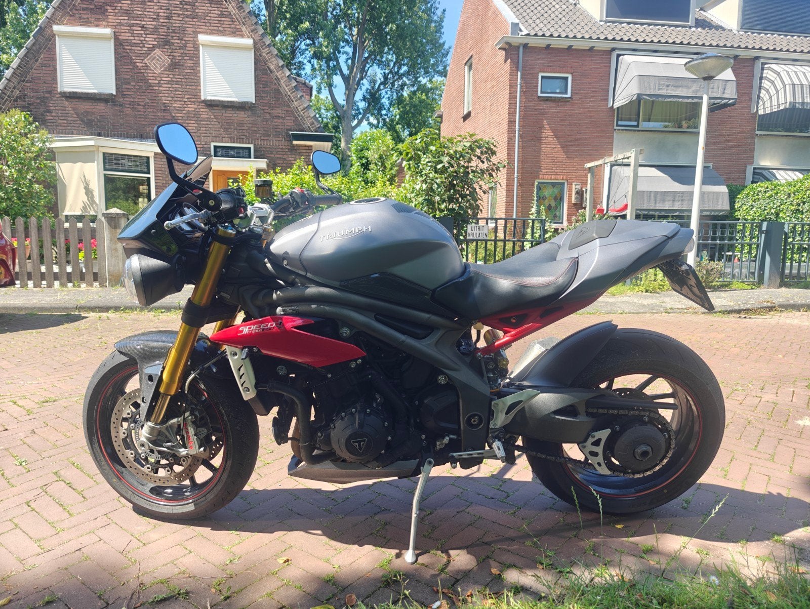 Triumph Speed Triple 1050R (2016) – 42.890 km k, ABS, Gebruikt, 3 cilinders, Particulier