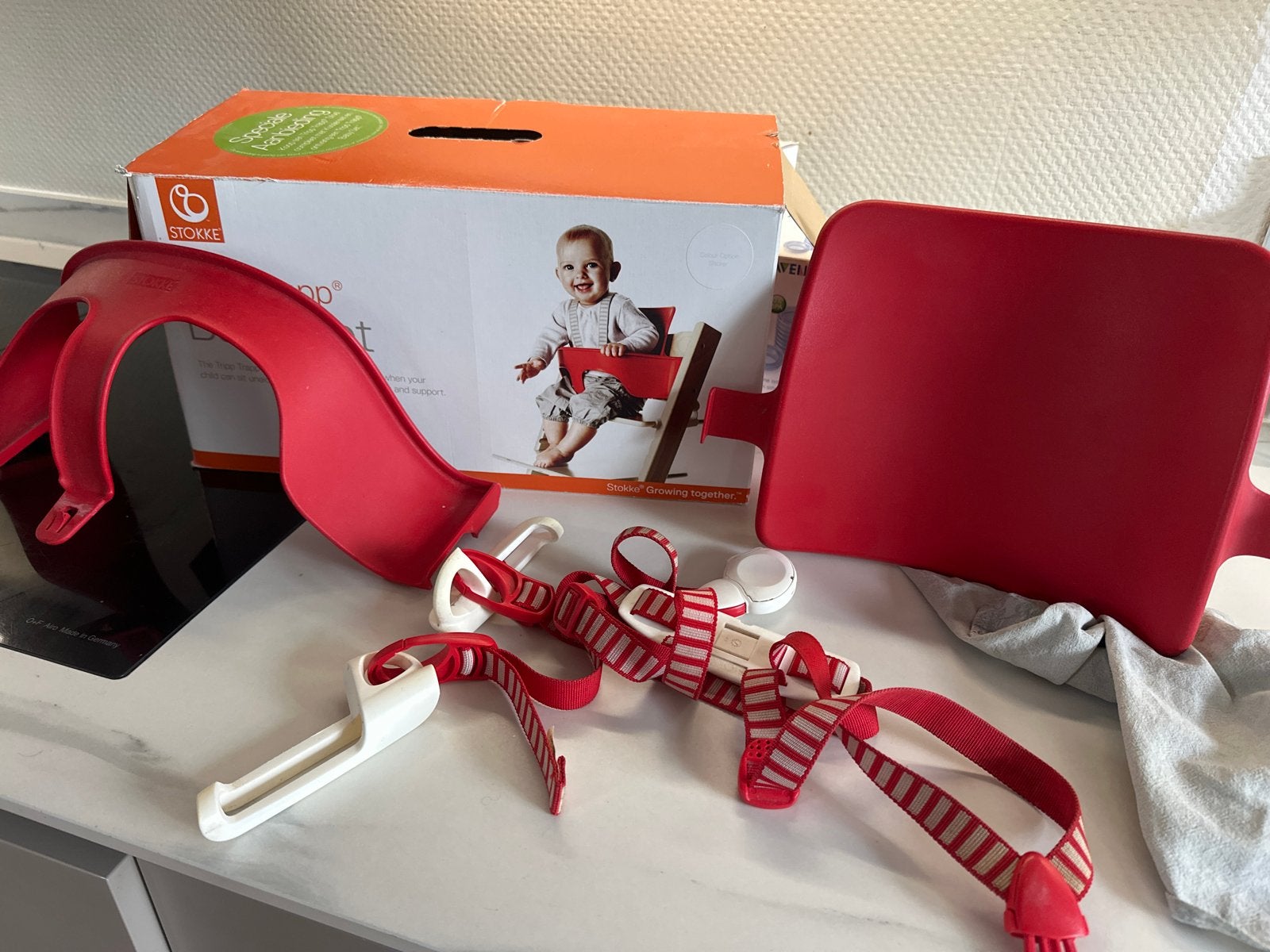 Stokke Tripp Trapp Baby Set Rood met Gordel, Ophalen, Zo goed als nieuw, Meegroeistoel, Gordel(s)