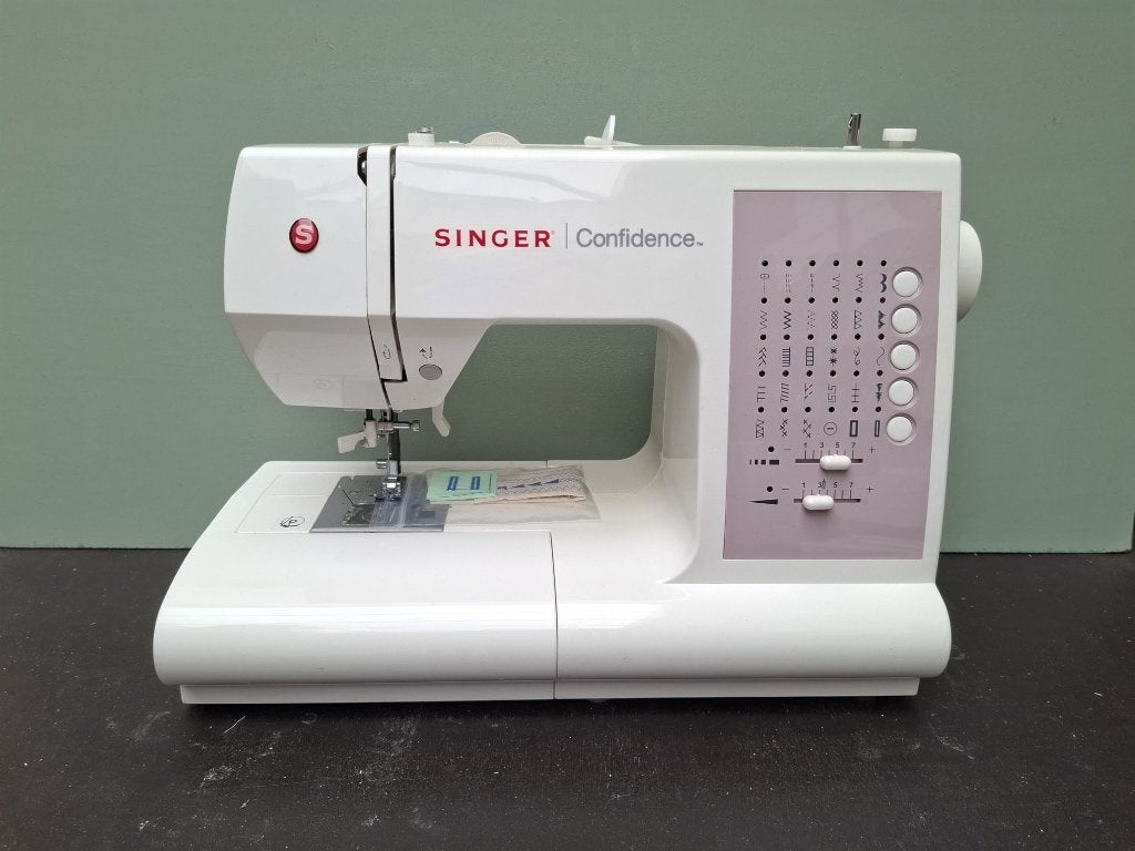 Singer Confidence 7463, Hobby en Vrije tijd, Naaimachines en Toebehoren, Ophalen of Verzenden, Zo goed als nieuw, Naaimachine