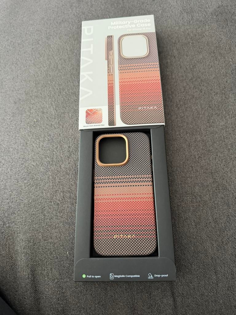 Iphone 16 pro pitaka aramid fiber, Ophalen of Verzenden, Zo goed als nieuw